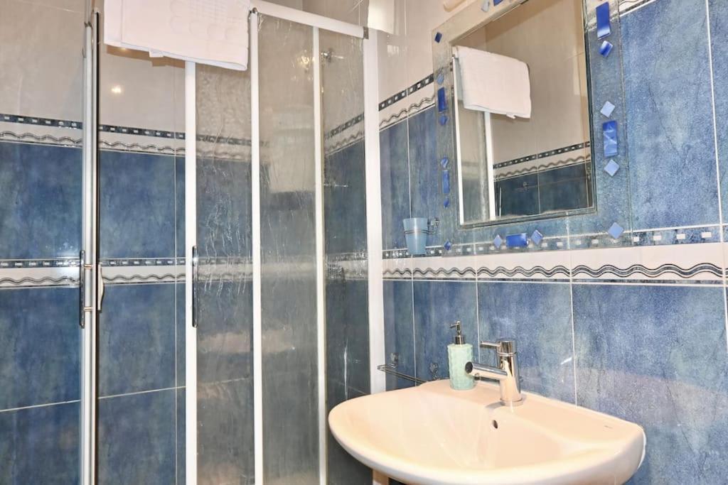 For You Rentals Encantador Apartamento Temporal Madrid Centro Vld13 Bagian luar foto